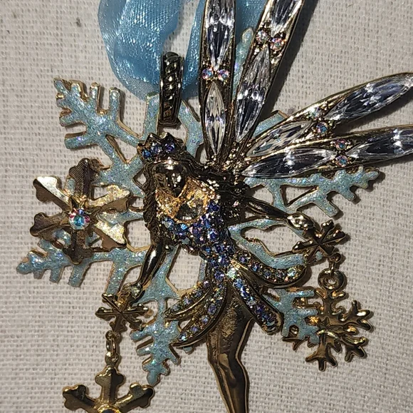 Kirks Folly Delphine Snow Fairy Brooch, Pendant or Ornament - Picture 10 of 12